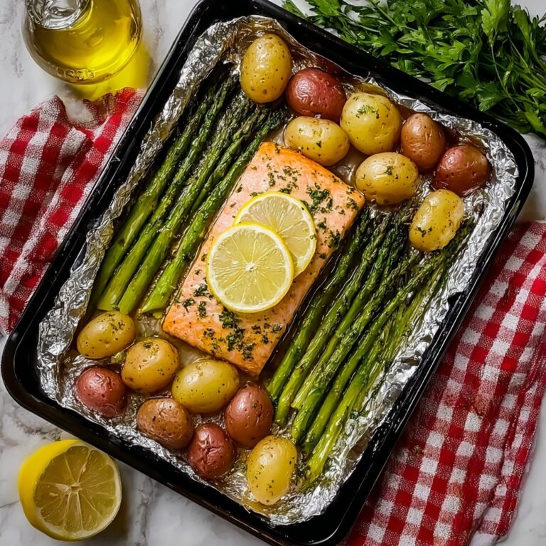Juicy Salmon with Asparagus and Potatoes in Foil Recipe